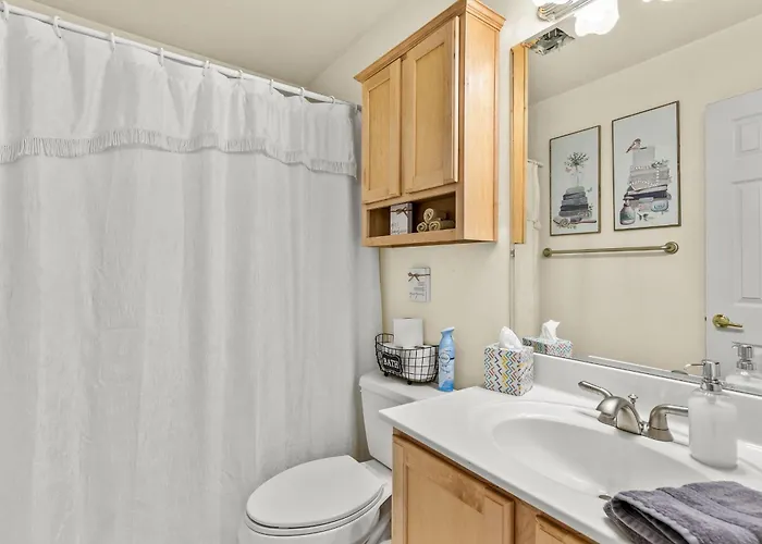 Charming 3bd Continental Country Club Retreat In *