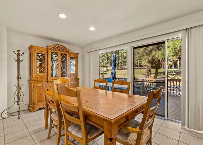 Charming 3bd Continental Country Club Retreat In